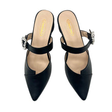 Load image into Gallery viewer, Outland 258209 Quilla Helled Pumps
