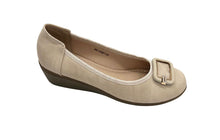Load image into Gallery viewer, Outland 258110 Livi Heeled Pumps
