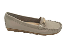 Load image into Gallery viewer, Outland 258203 Lulu Ladies Topsider
