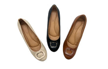 Load image into Gallery viewer, Outland 258115 Oreo Heeled Pumps
