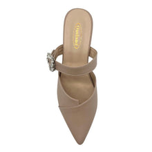 Load image into Gallery viewer, Outland 258209 Quilla Helled Pumps
