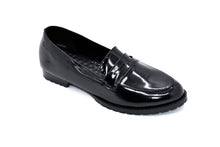 Load image into Gallery viewer, Andi 238101 Womens Loafers
