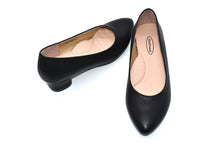 Load image into Gallery viewer, Outland248101 Brynlee Womens Black Shoes
