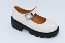 Load image into Gallery viewer, Outland 258118 Quinna Platform Ladies
