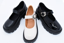 Load image into Gallery viewer, Outland 258118 Quinna Platform Ladies
