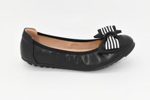 Load image into Gallery viewer, Outland 258227 Milani Ladies Flat
