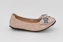 Load image into Gallery viewer, Outland 258227 Milani Ladies Flat
