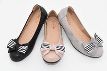 Load image into Gallery viewer, Outland 258227 Milani Ladies Flat
