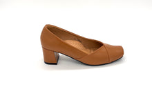 Load image into Gallery viewer, Outland 258121 Eve Heeled Pumps
