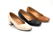 Load image into Gallery viewer, Outland 258121 Eve Heeled Pumps
