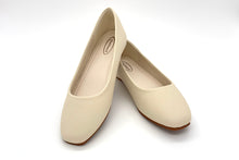 Load image into Gallery viewer, Outland 23303 Como Ladies Flat
