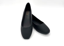 Load image into Gallery viewer, Outland 23303 Como Ladies Flat
