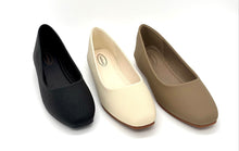 Load image into Gallery viewer, Outland 23303 Como Ladies Flat
