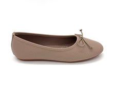 Load image into Gallery viewer, Outland 23305 Forli Ladies Flat
