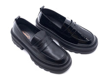 Load image into Gallery viewer, Outland 248301 COLLINS Womens Black Shoes
