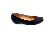 Load image into Gallery viewer, Outland 258127 Rebecca Heeled Pumps
