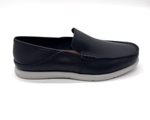 Load image into Gallery viewer, Outland 23703 Hamburg Topsider Mens
