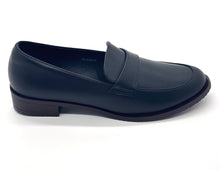 Load image into Gallery viewer, Outland 258303 Theo Women Loafers
