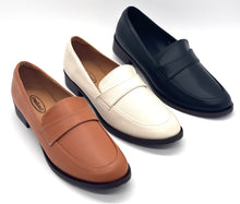 Load image into Gallery viewer, Outland 258303 Theo Women Loafers
