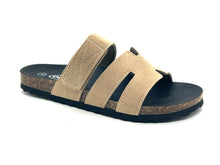 Load image into Gallery viewer, Outland 24621 Victorville Sandals Mens

