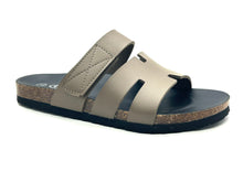 Load image into Gallery viewer, Outland 24621 Victorville Sandals Mens
